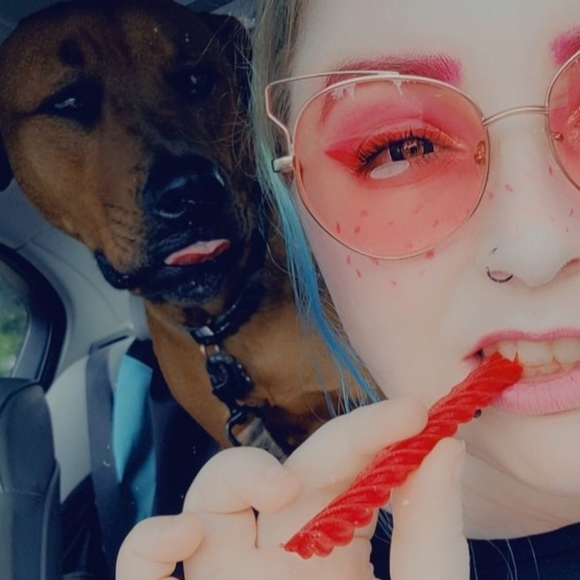 Meet your Posher, Cassandrah - Picture 5 of 15